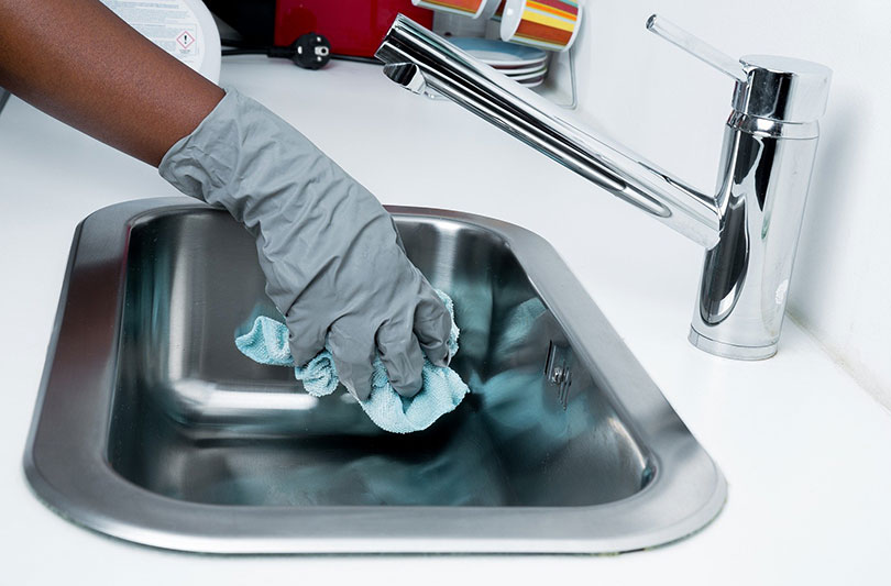 how to remove hard water stains from stainless steel